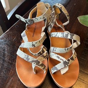 Lucky Brand snakeskin wedge sandal size 8w